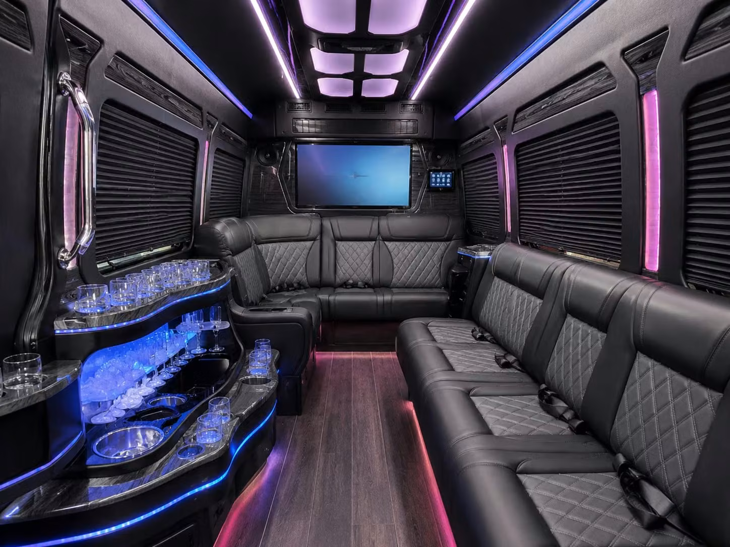 corporate retreat and team building transportation in pompano beach